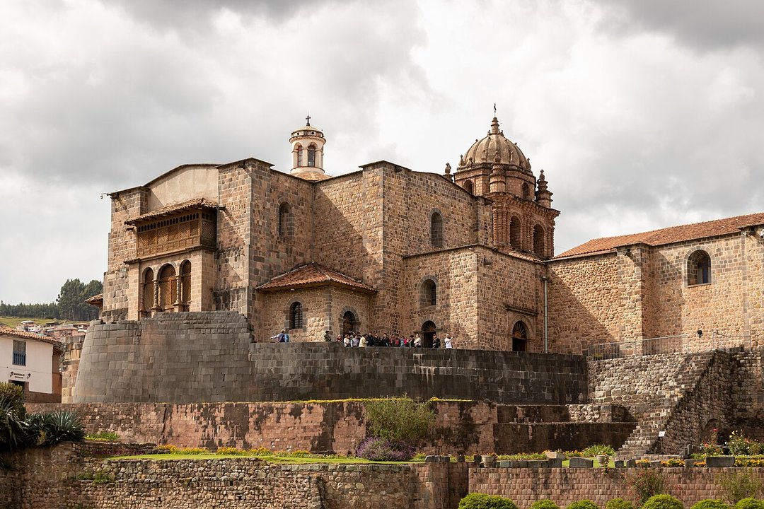 Dynastic History | Qorikancha and Santo Domingo — The Convent Came Apart, the Wall Did Not