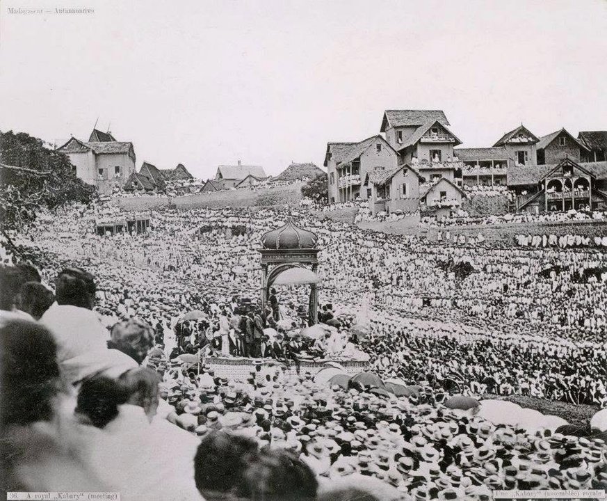 Dynastic History | Andohalo, Antananarivo — The Square Where the Court Changed Its Religion
