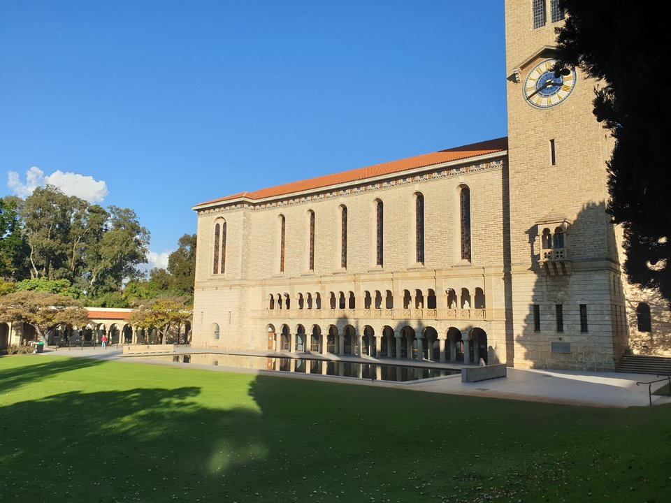 Technology History | University of Western Australia — A Semester Spent Learning Where the Buttons Were