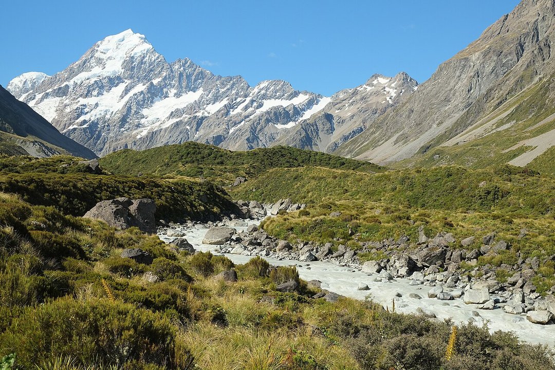 The Hobbit | Aoraki / Mount Cook — Mountains Made for Flight