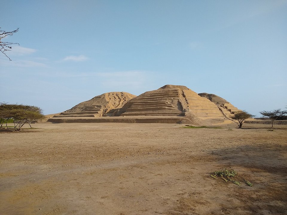 Dynastic History | Huaca Toledo, Chan Chan — Under the Diggers' Spoil