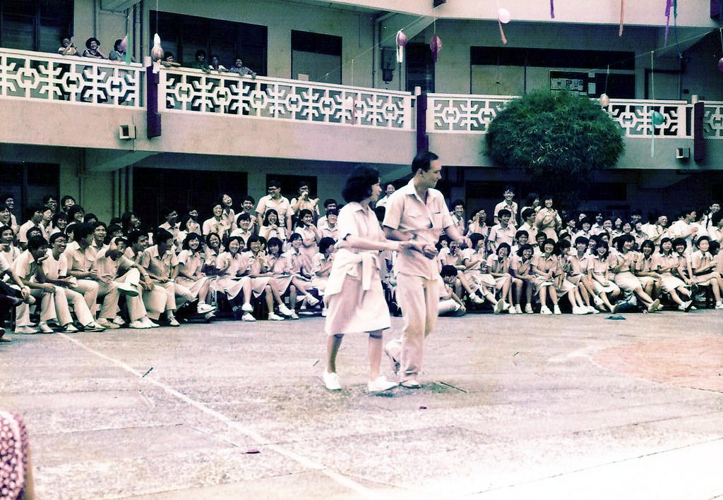 Biography|Goh Choon Phong — The Junior College Gate on Bukit Timah Road — photo 2