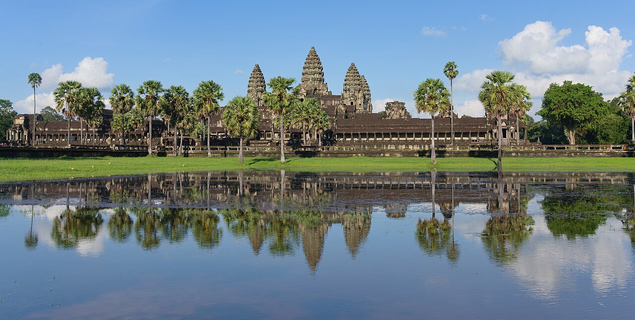 Dynastic History | Angkor Wat — The Repair Bill Cut Into the Wall in 1701