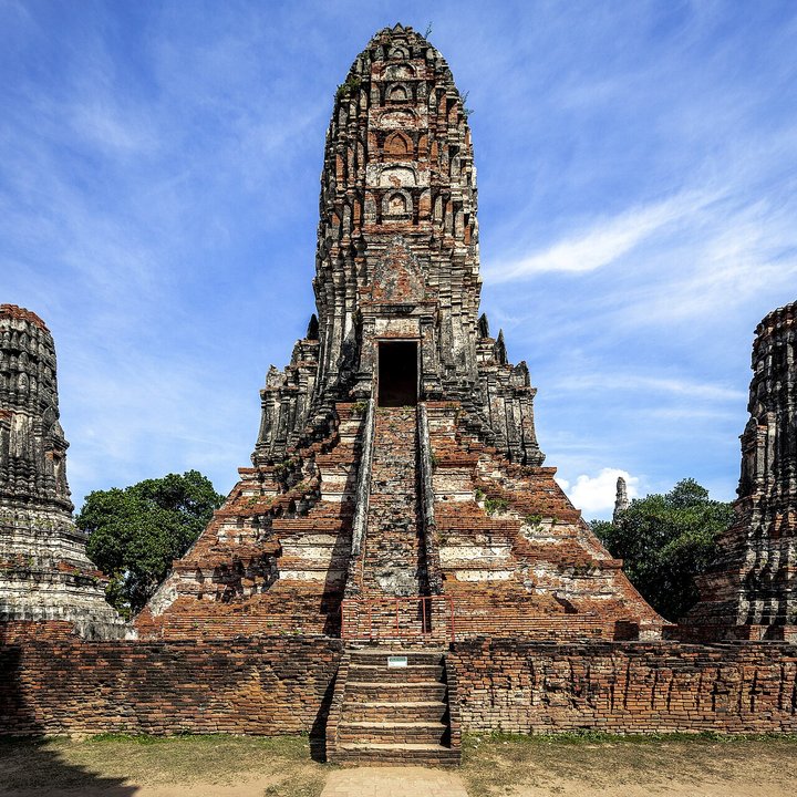 Dynastic History|Wat Chaiwatthanaram — A Usurper's Foundation, Repaired Over Twelve Years
