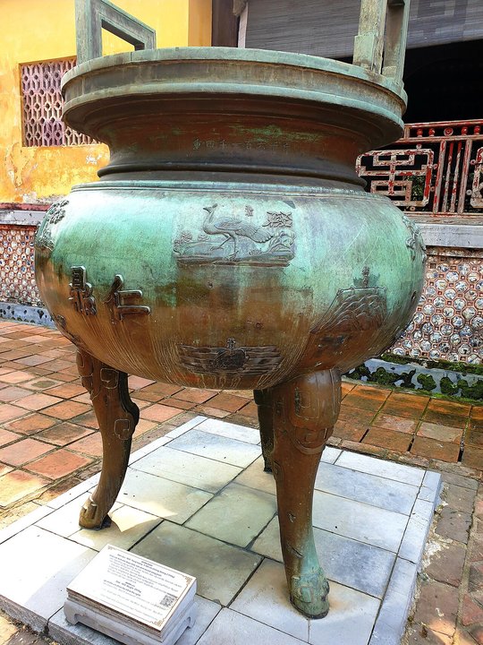 Dynastic History | Thế Tổ Miếu 世祖廟, Huế — Who Got an Altar, and Who Waited