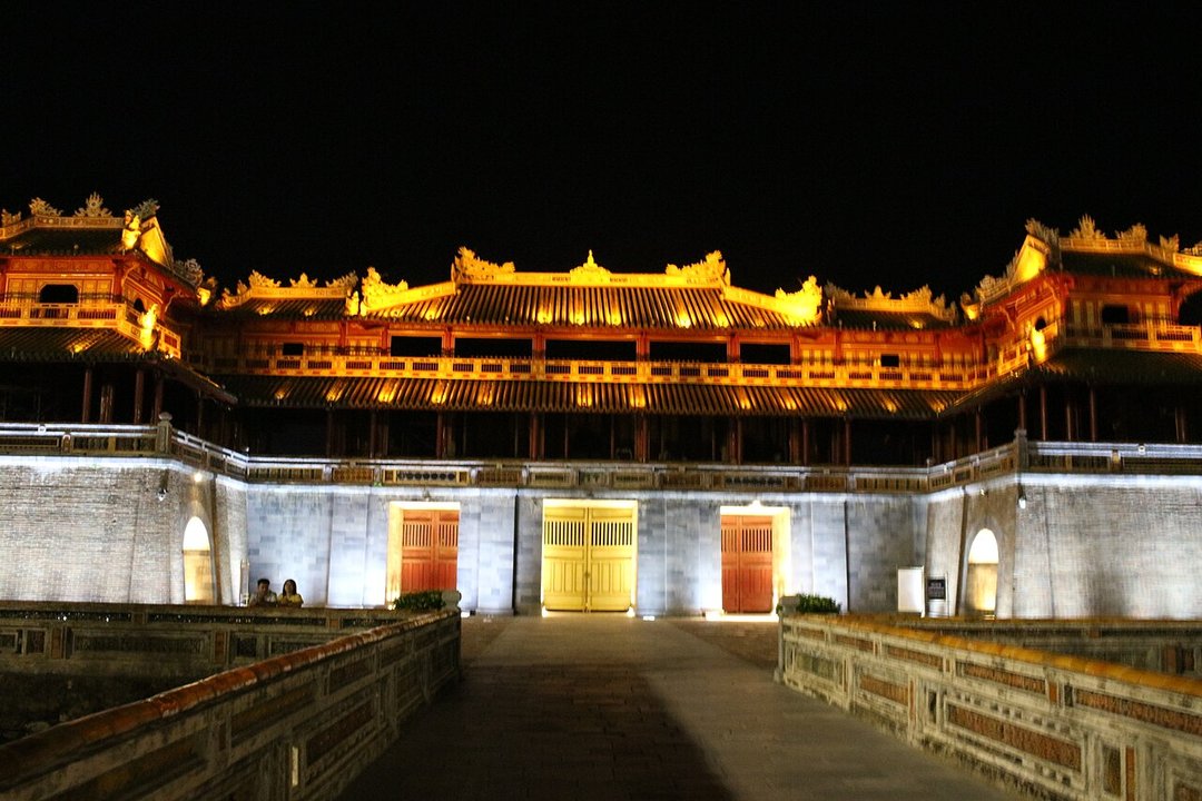 Dynastic History | Ngọ Môn 午門, Huế — The Gate Where the Seal Changed Hands
