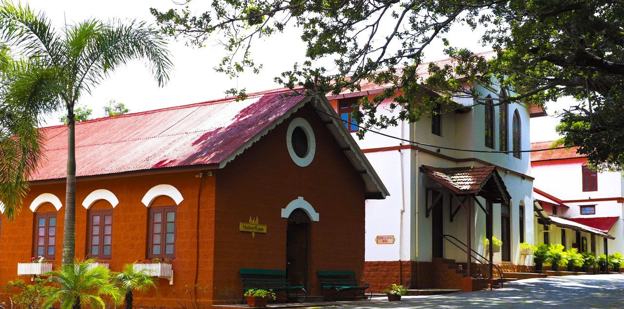 Biography|Akbar Al Baker — The Hill Campus at Panchgani Where He Boarded
