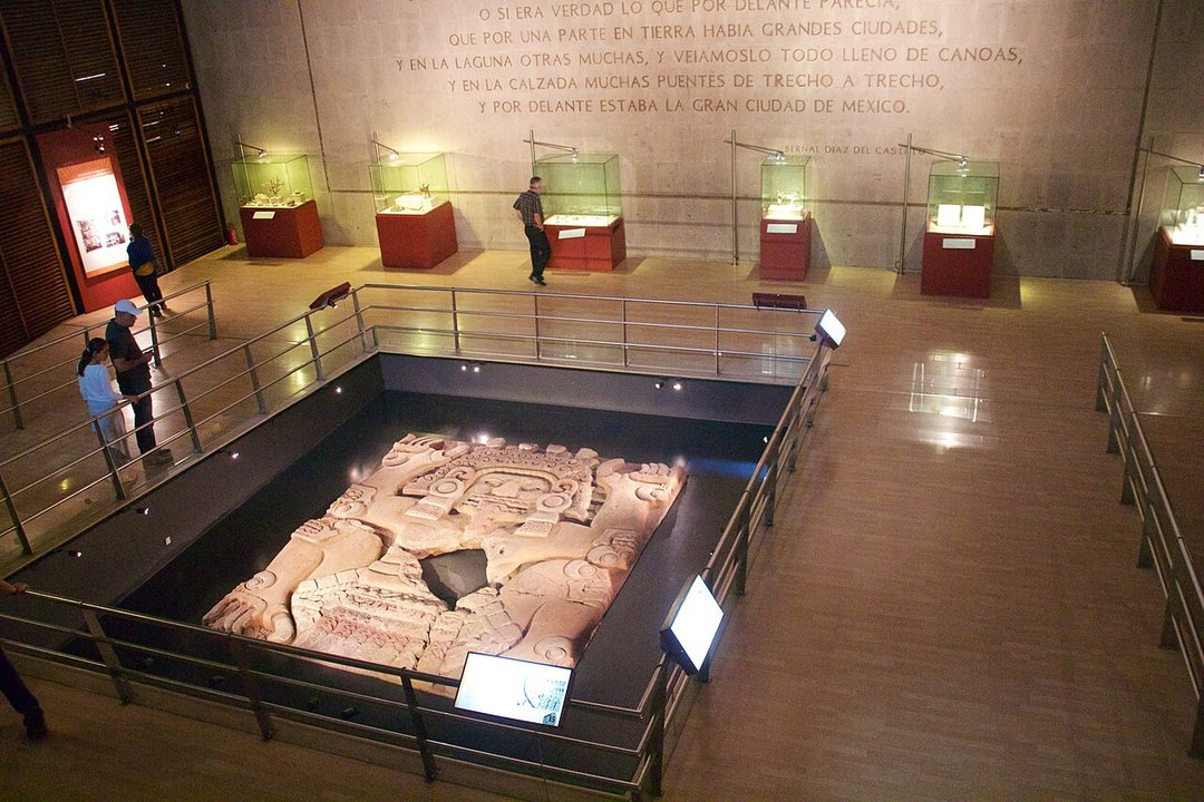 Dynastic History | Museo del Templo Mayor — Twelve Tonnes of Earth Lord, Face Up Under the Floor