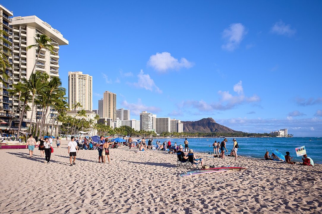 Aloha|Waikīkī Beach & Beach Walk — Where the Contractor Checks In