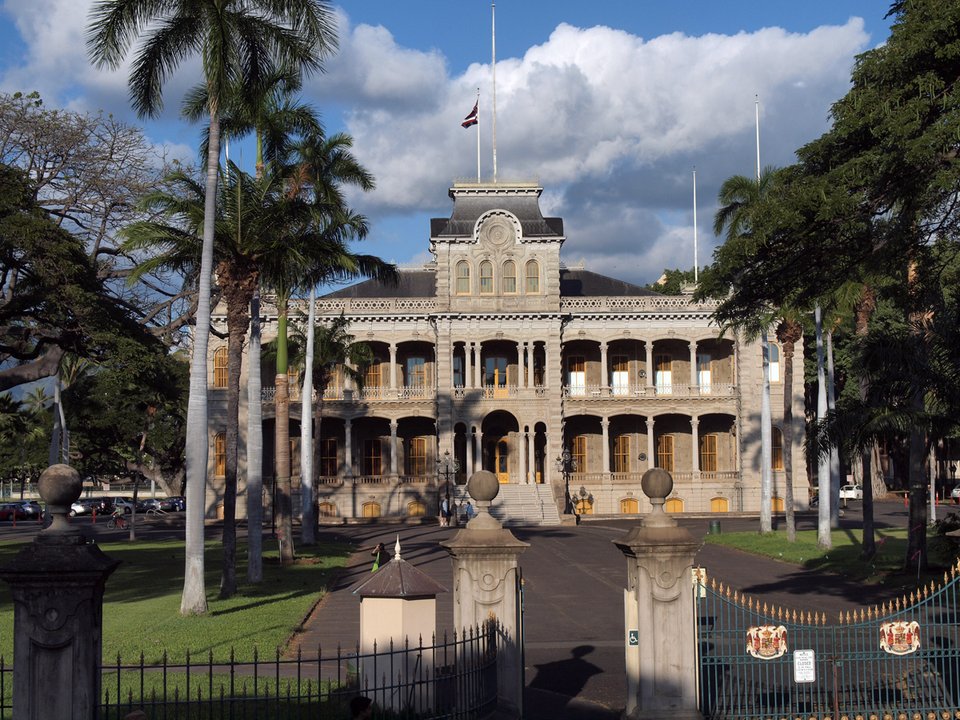 Aloha|Downtown Honolulu — Two December Days on the Capital District Blocks