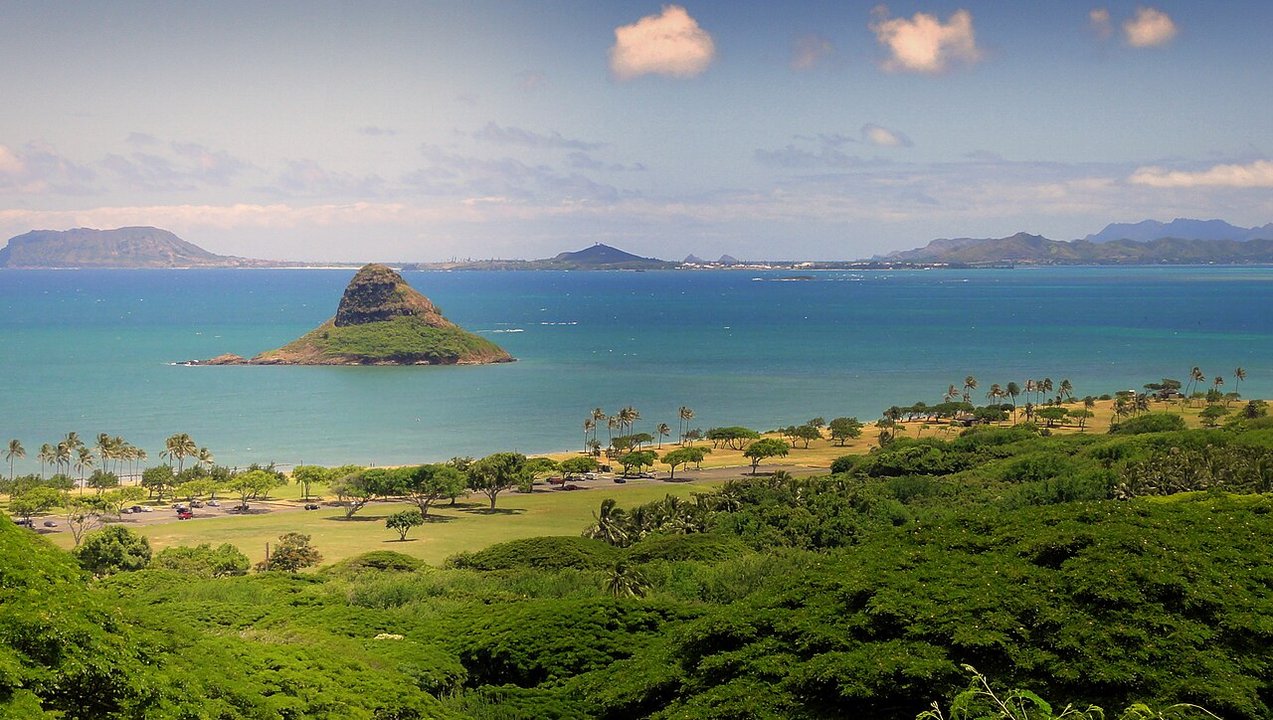 Aloha|Kaʻaʻawa & Mokoliʻi — The Windward Coast from a Small Plane