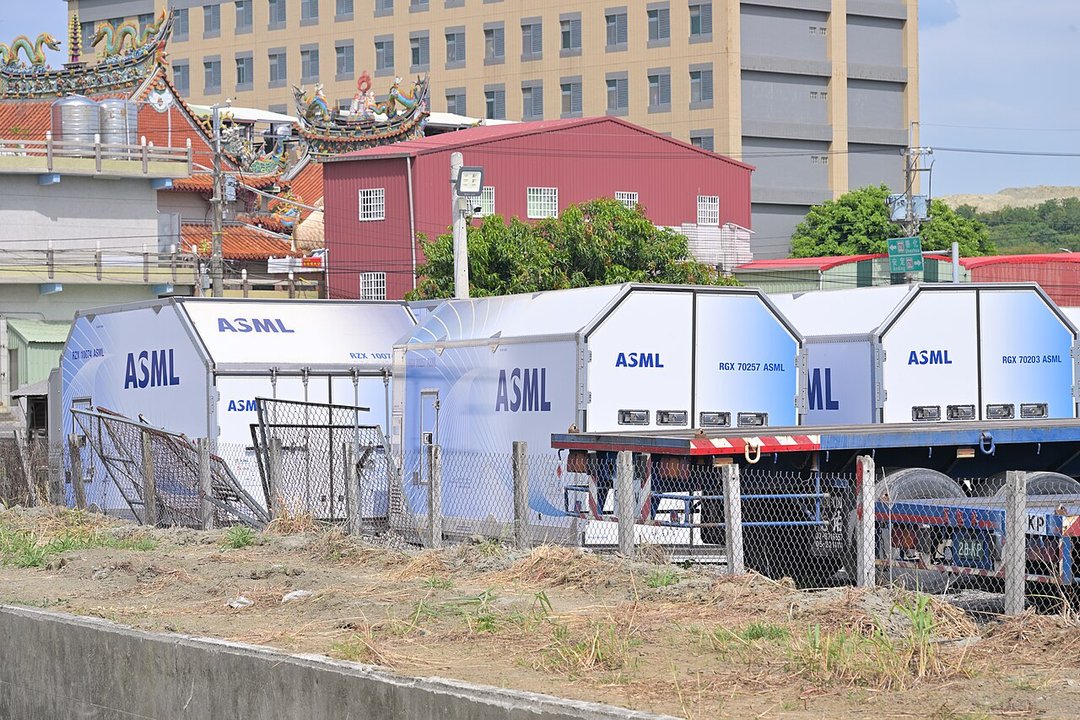 Semiconductor History | 蘇厝, 安定 — Where the Lithography Machines Wait for a Truck — photo 2