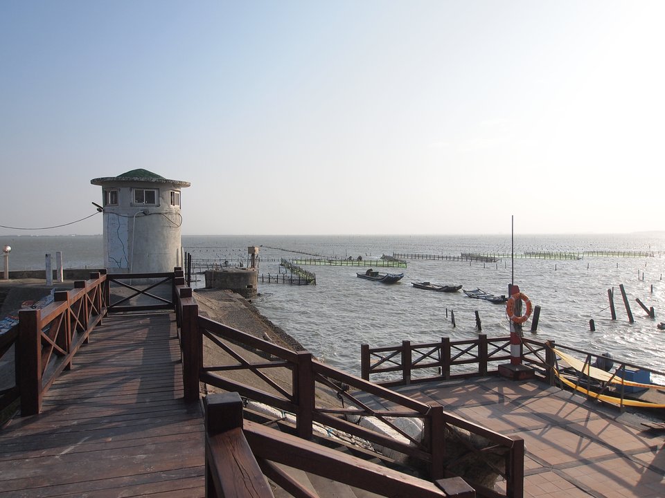 Someday or One Day | Qigu Seawall Sunset Trail — One Kilometre of Ordinary Happiness