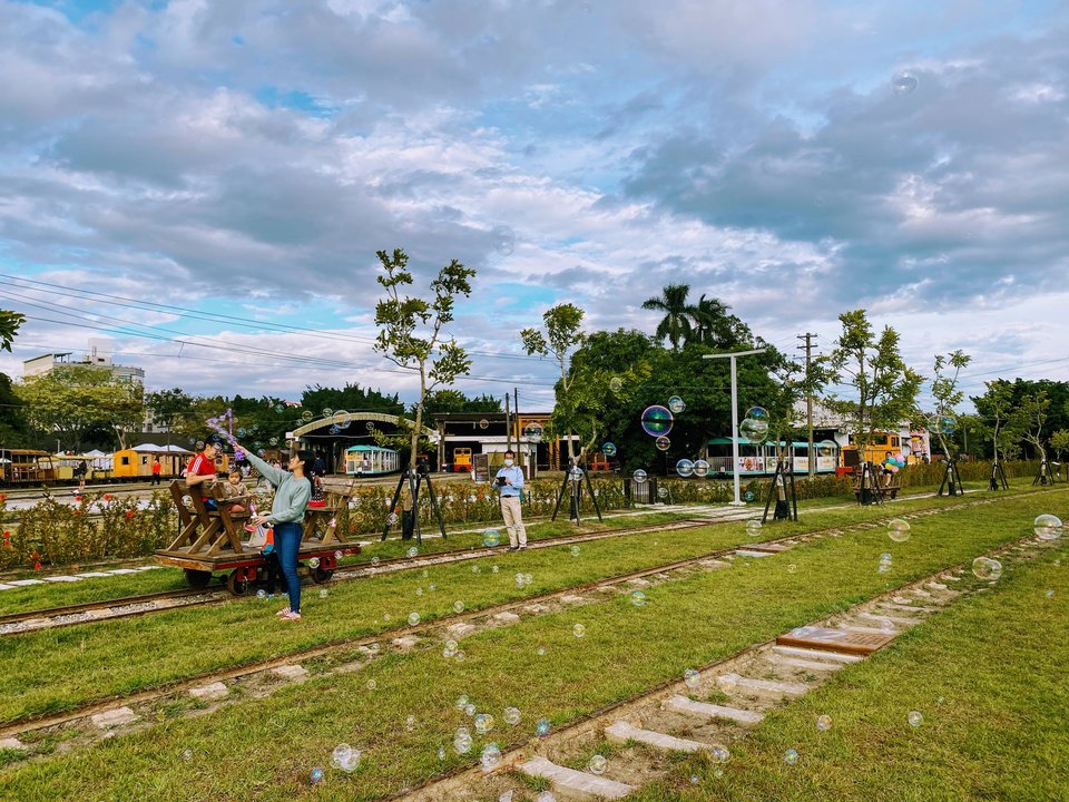 The Making of an Ordinary Woman | Xinying Railway Landscape Park — Two People Being Wretched Separately — photo 2