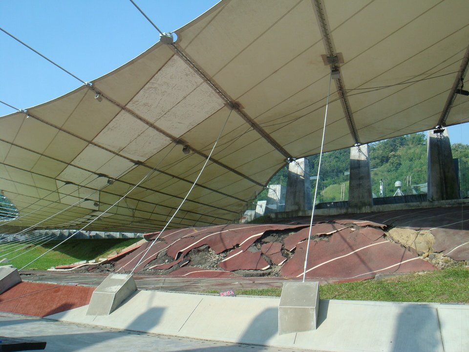 Semiconductor History | 九二一地震教育園區, 霧峰 — The Running Track That Kept the Record