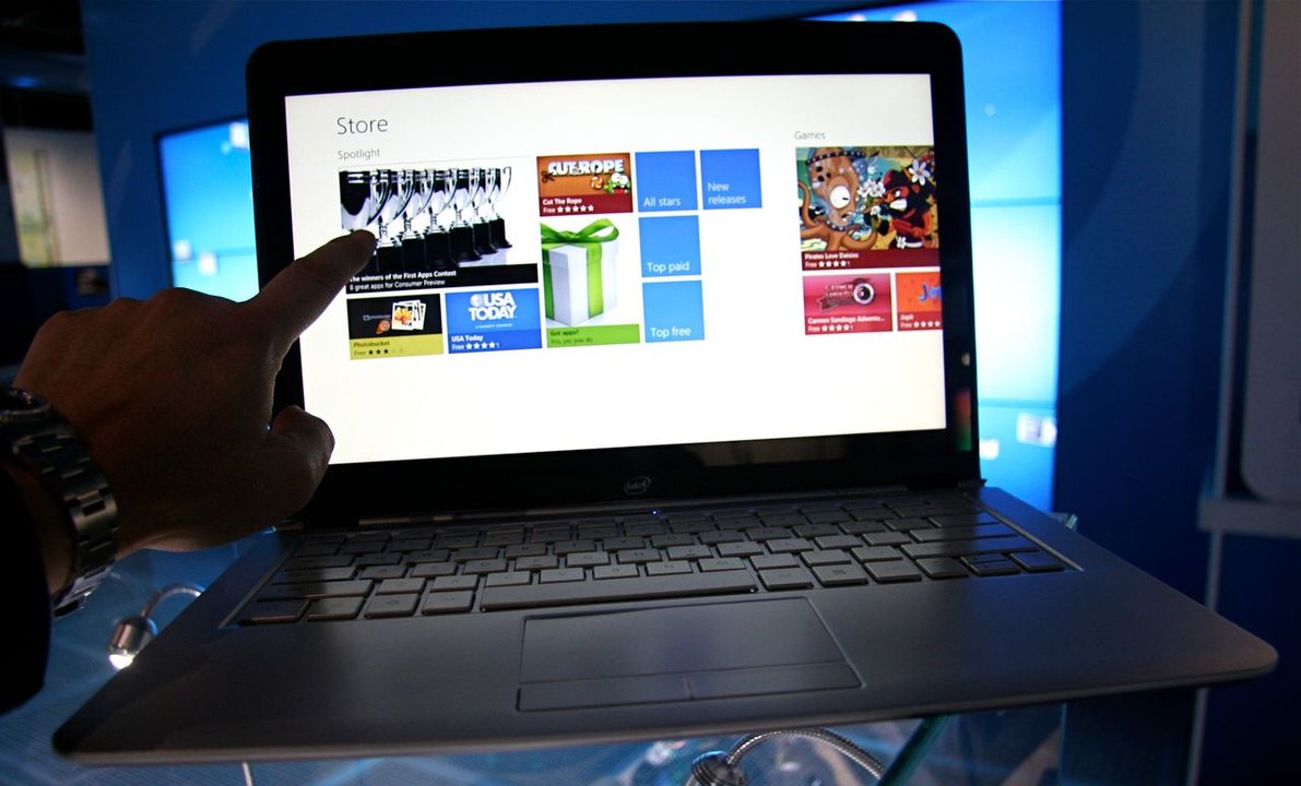 Semiconductor History | TICC Plenary Hall, 31 May 2011 — Ultrabook Tries to Standardize the Thin Laptop