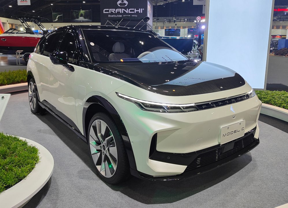 Contract Manufacturing | 南港展覽館二館, 18 October 2021 — Three Cars With the Group's Own Badge on the Nose