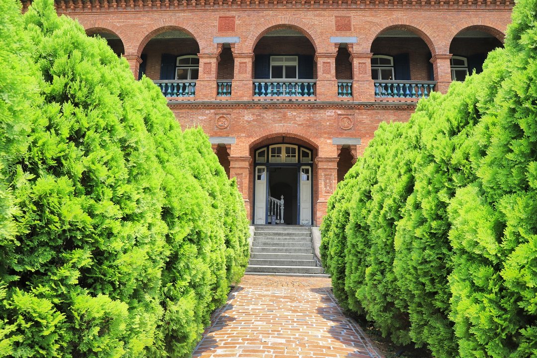 Gold Leaf | Former British Consular Residence, Tamsui — The Veranda Above the Tea Port