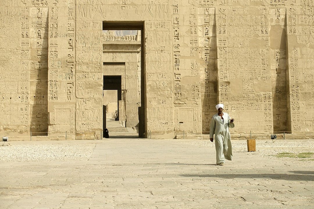 Dynastic History | Medinet Habu — The Temple That Became the Town When the System Ended