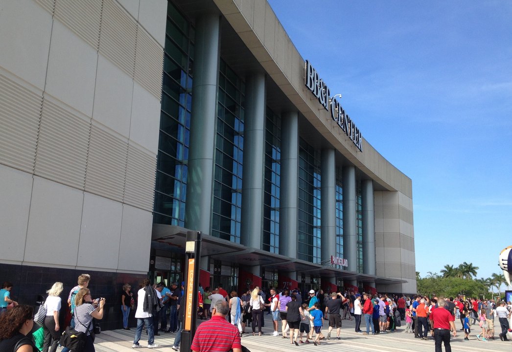 Concert History | Céline Dion at National Car Rental Center — A Concert Opened the Hockey Arena Six Days Before Its First Game