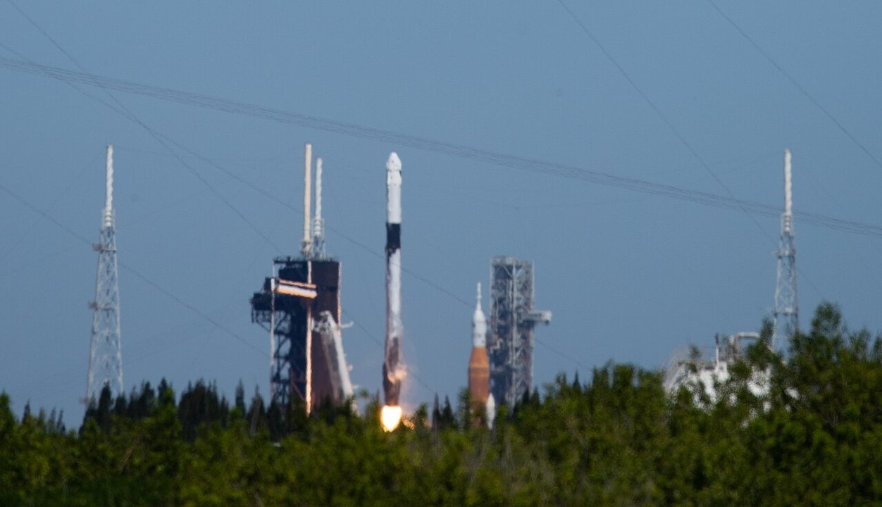 Biography|Michael Suffredini — The Pad Where His Company Sent the First Private Crew to Station