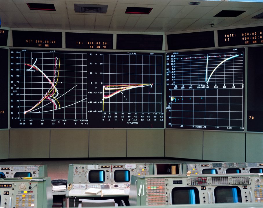 Technology History | Mission Control, Building 30 — Restored to a Single Afternoon
