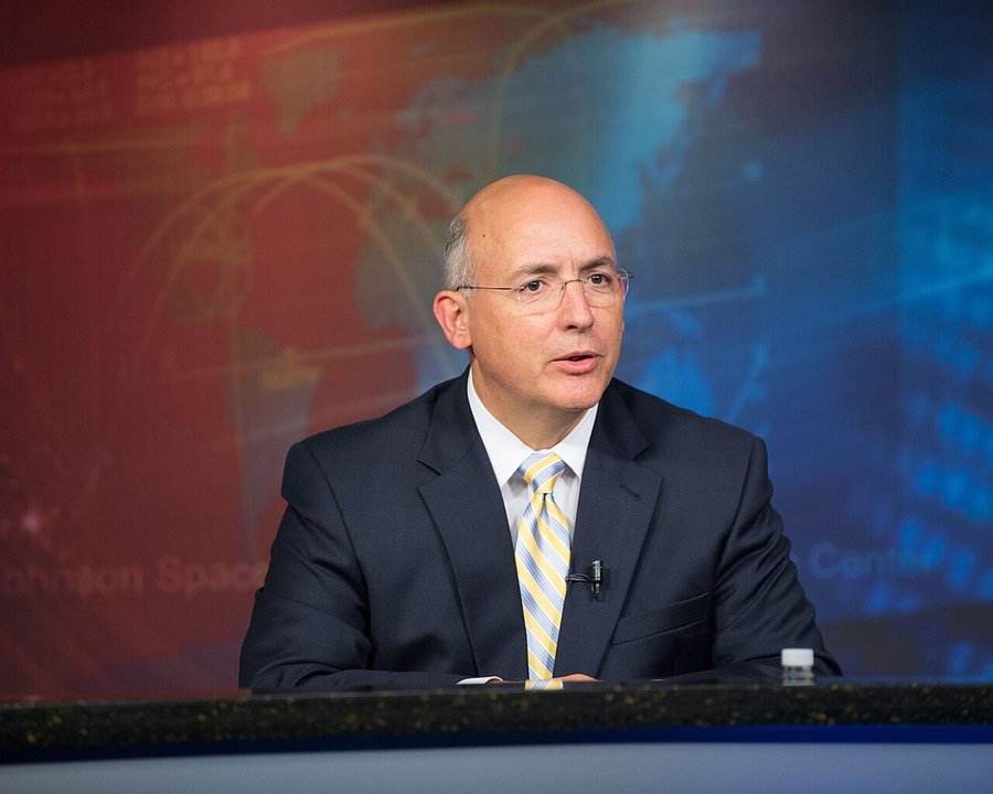 Biography|Michael Suffredini — The January He Walked Into Johnson Space Center as a Civil Servant