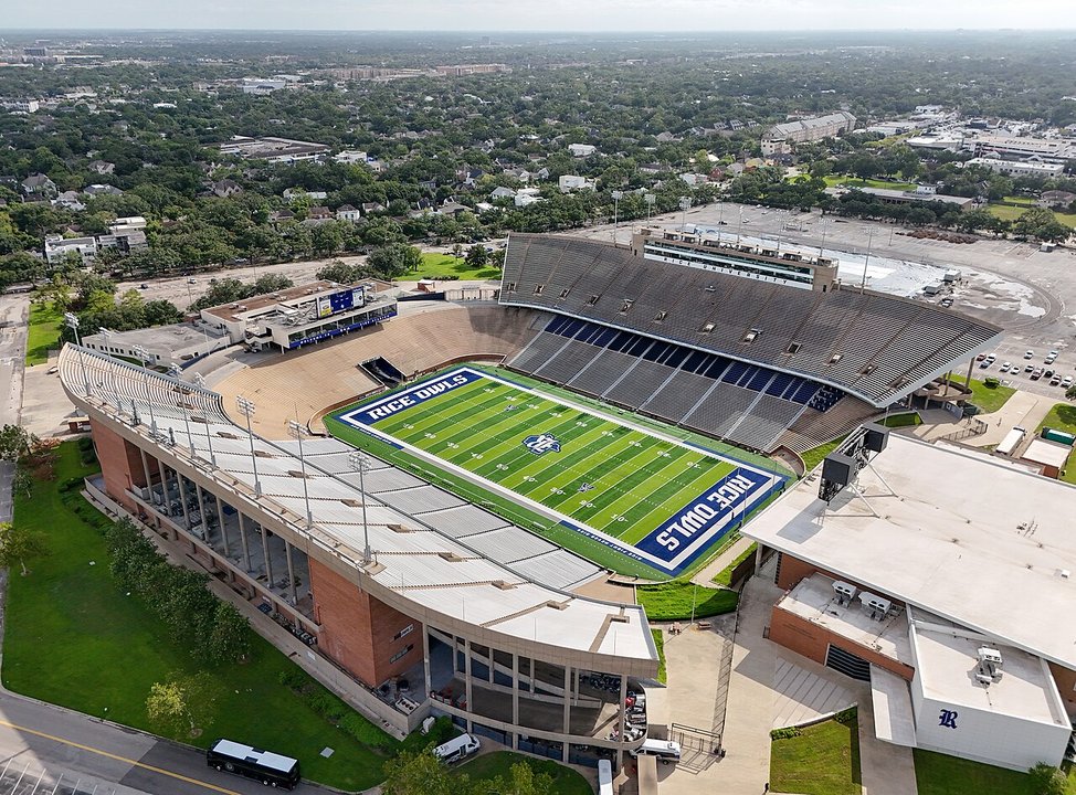 Concert History | Rice Stadium — The Technical Crew Stopped the Show Before the Power Failed