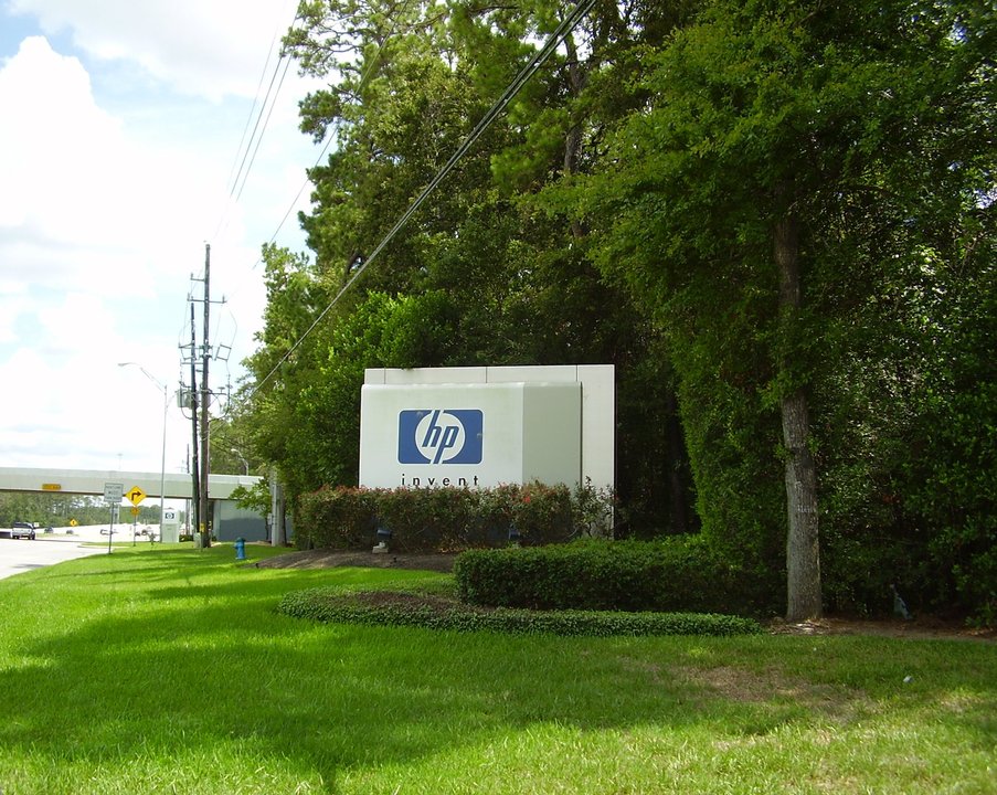 Technology History | Compaq Center West Drive — The Sign Changed and the Buildings Did Not