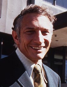Biography|Robert Noyce — Pronounced Dead at Seton After a Morning Swim