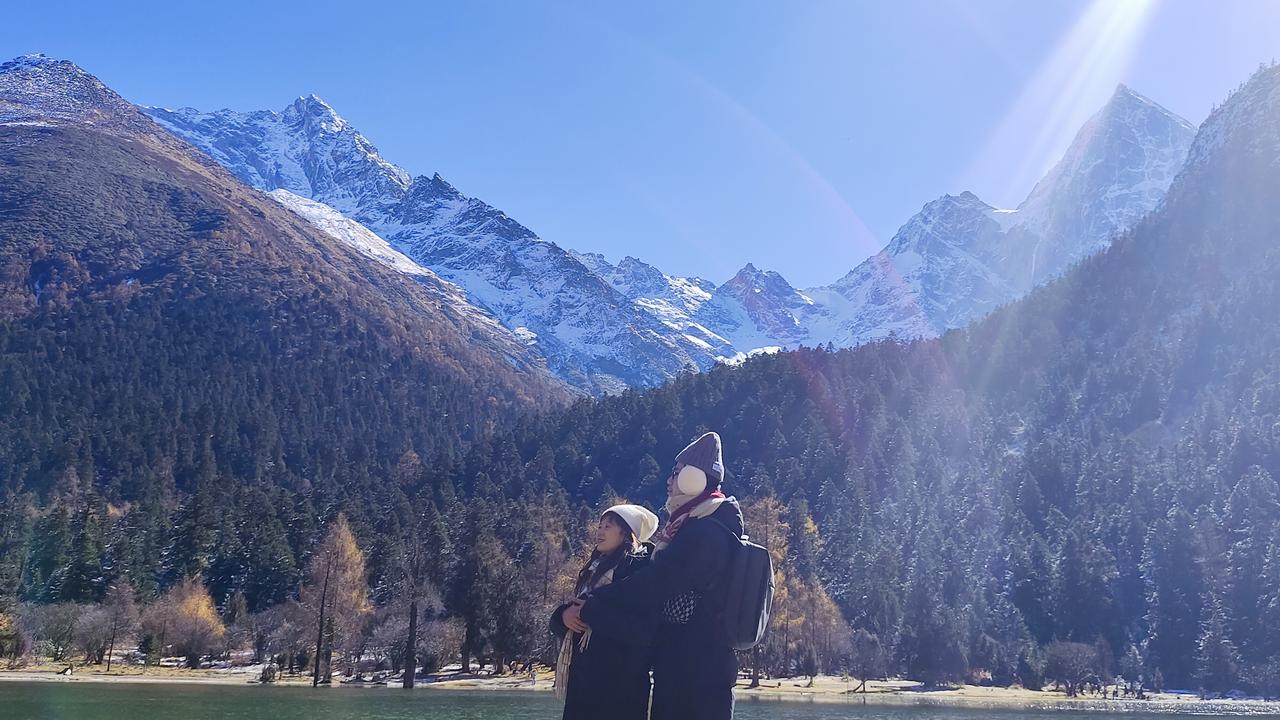 Trip to Bipenggou Valley畢棚溝 in China Chengdu with Rong & Lika