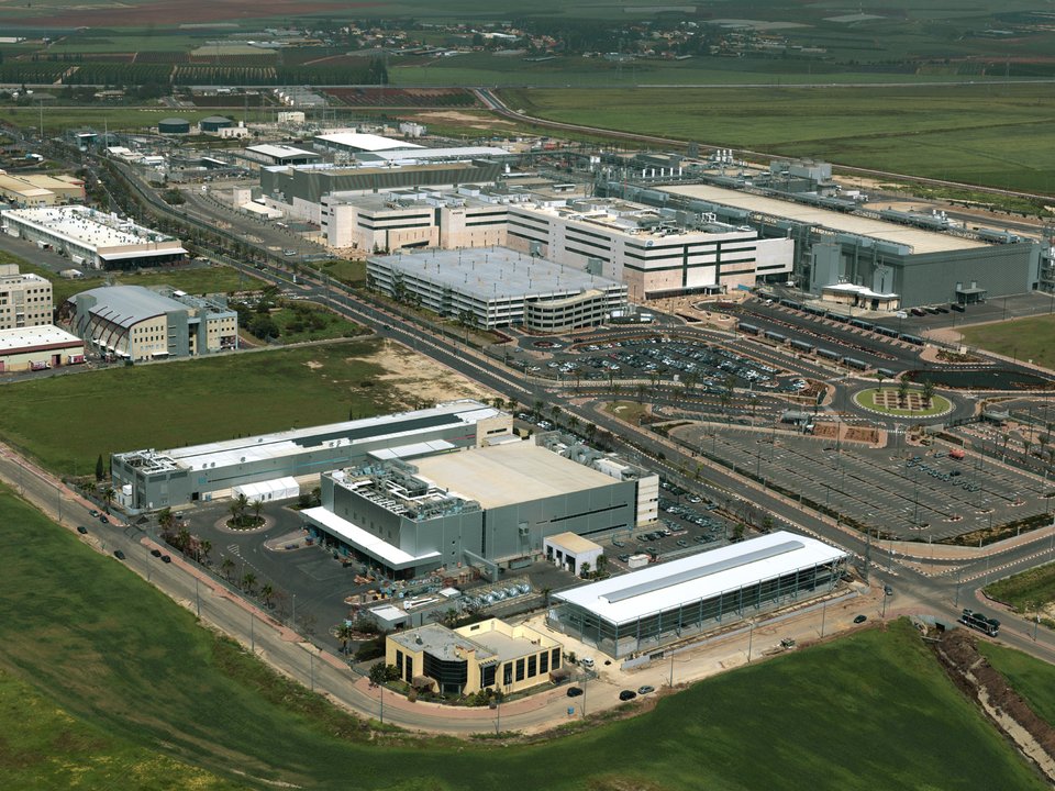 Semiconductor History | Sderot Yahalom, 27 March 1996 — Israel Makes a $608 Million Bet on Intel's Fab 18