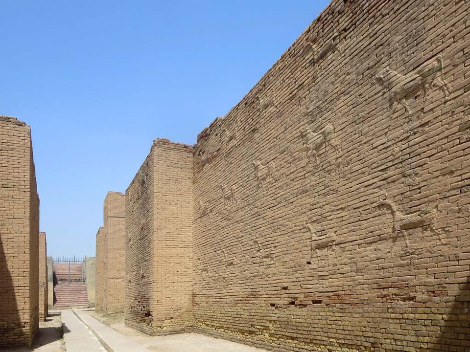 Dynastic History|Ishtar Gate, Babylon — What Was Left When the Glaze Went to Berlin