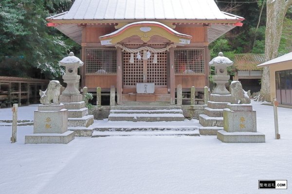【推しの子】 | 熊野鳴瀧神社 — Pop Music Beneath the Cedars
