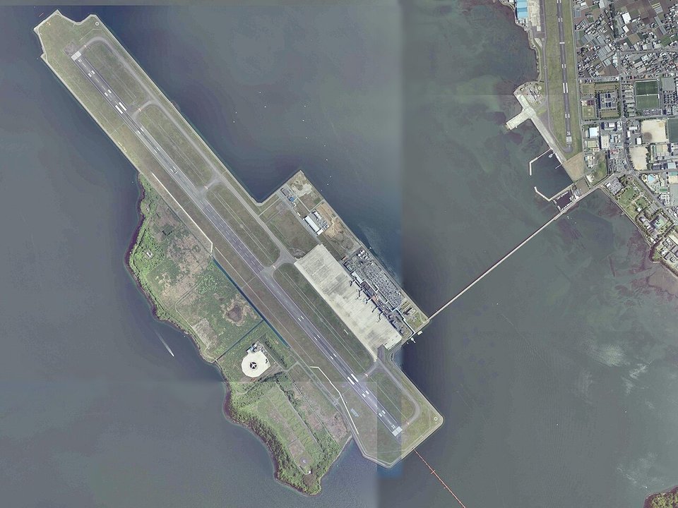 Japan Places | 長崎空港 グッバイコーナー — Goodbye on the Island Runway