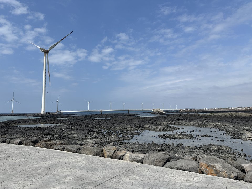 Welcome to Samdalri|Sinchang Windmill Coastal Road — The Embrace Under the Turbines