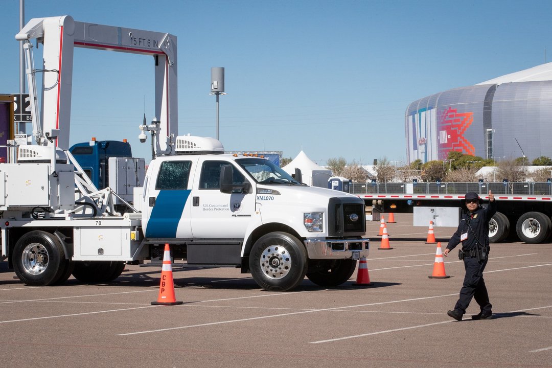 NFL History | University of Phoenix Stadium, Glendale — Renting a Car Is Not Operating One — photo 2