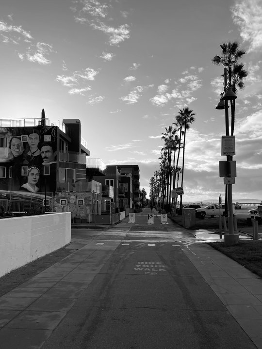 American History X|Speedway at 18th Avenue — The Alley Where the Gun Goes in the Trash — photo 3