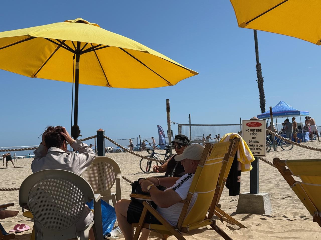 Beachside Dining
