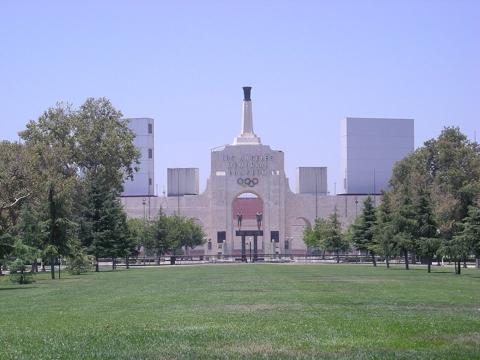 Concert History | Los Angeles Memorial Coliseum — Four Sold-Out Nights Crossed 300,000