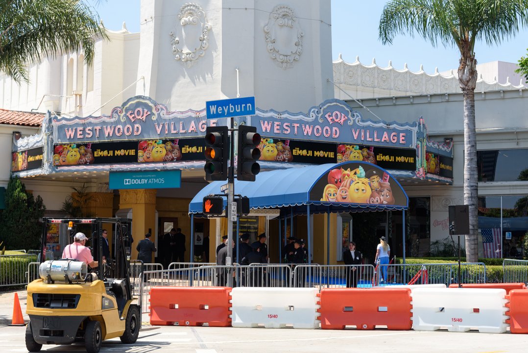 Ace Ventura: When Nature Calls | Regency Village Theatre — Opening Night in Westwood
