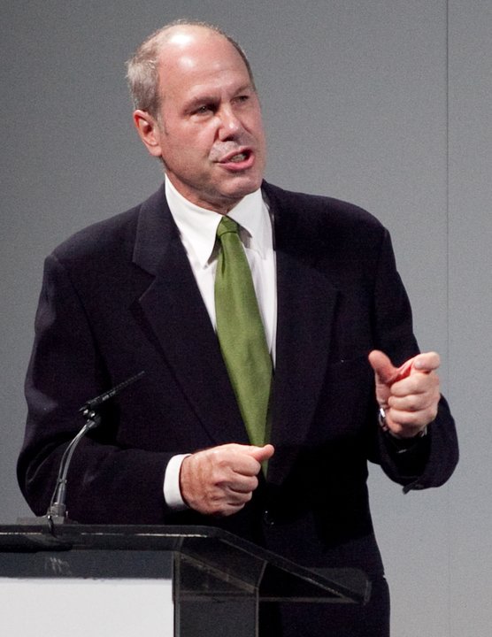 Biography | Michael Eisner — The Graves Building the Lot Raised While He Ran Disney — photo 2