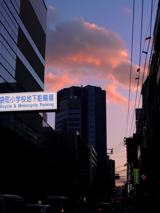FMCG History | うらぶくろ, Hiroshima — The Warehouse Shop That Opened at Six in the Morning