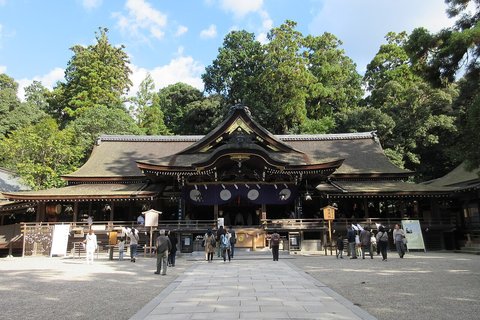 チェンソーマン | 大神神社 — 静かな拝殿から届く死