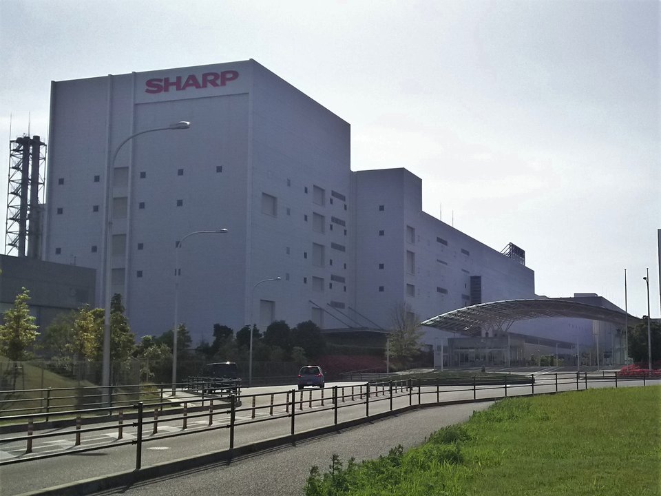 Contract Manufacturing | 堺, 21 August 2024 — The Last Sheet of Glass, and the Computers That Moved In