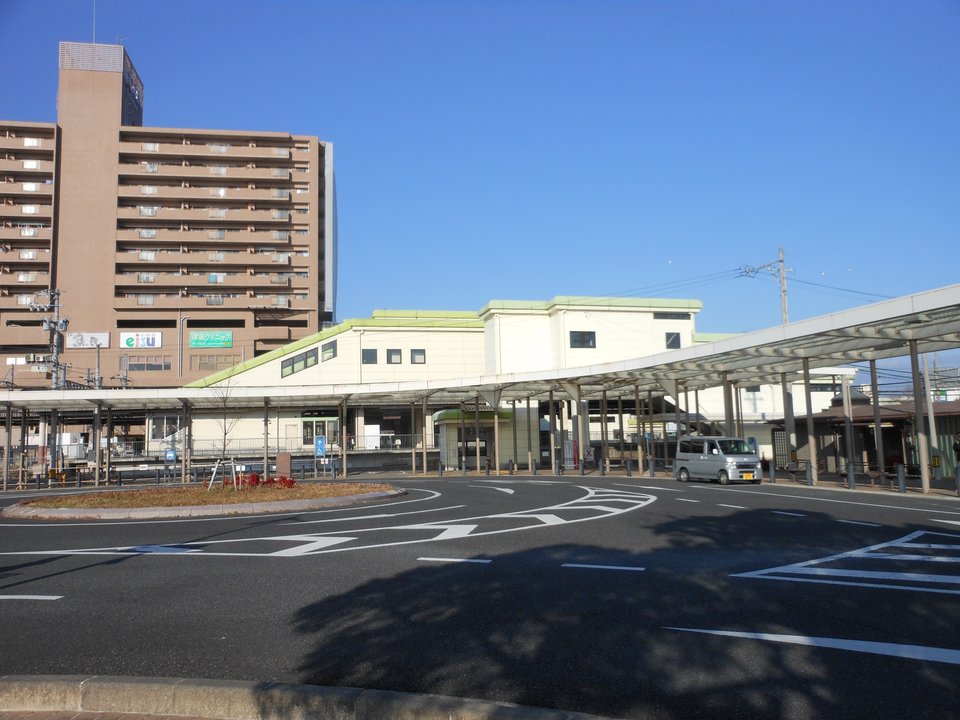光が死んだ夏 | 久居駅 — 学校を休んだ二人が町へ出る出口