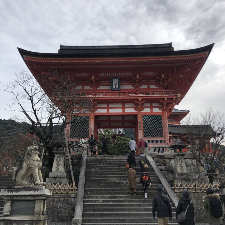 俺ガイル Oregairu | 京都駅 Kyoto Station — 修学旅行の集合写真が撮られた大階段