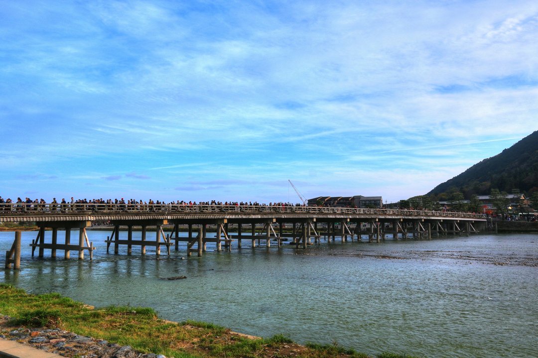 俺ガイル Oregairu | 渡月橋 Togetsukyo Bridge — 嵐山の川面を渡る修学旅行