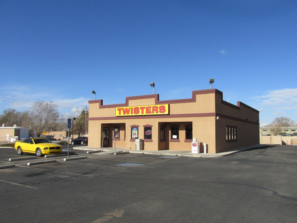 Breaking Bad | Twisters — The Chicken Counter Where Gus Stops Hiding