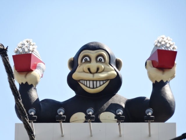 クレヨンしんちゃん 嵐を呼ぶ 栄光のヤキニクロード | ハッピーP-1 — The Gorilla Above Nagisa-cho